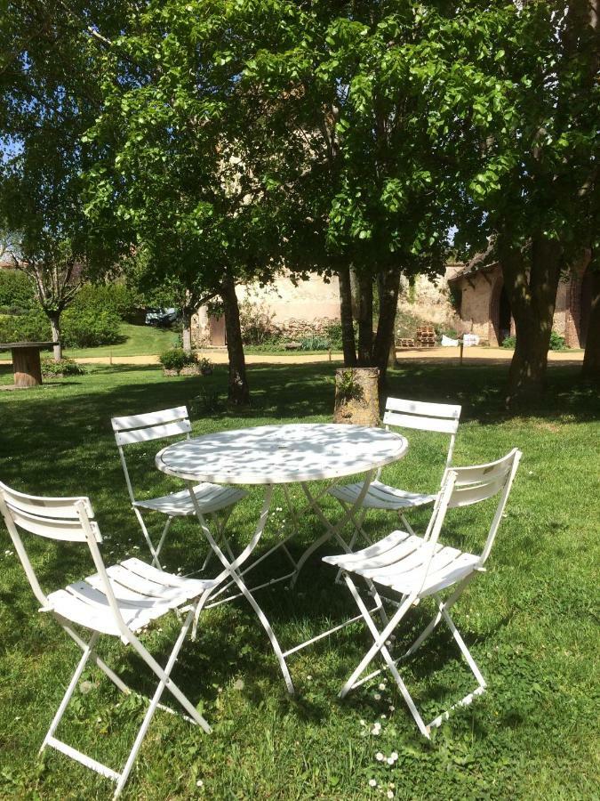 La Ferme Au Colombier Bed & Breakfast Neron Exterior foto